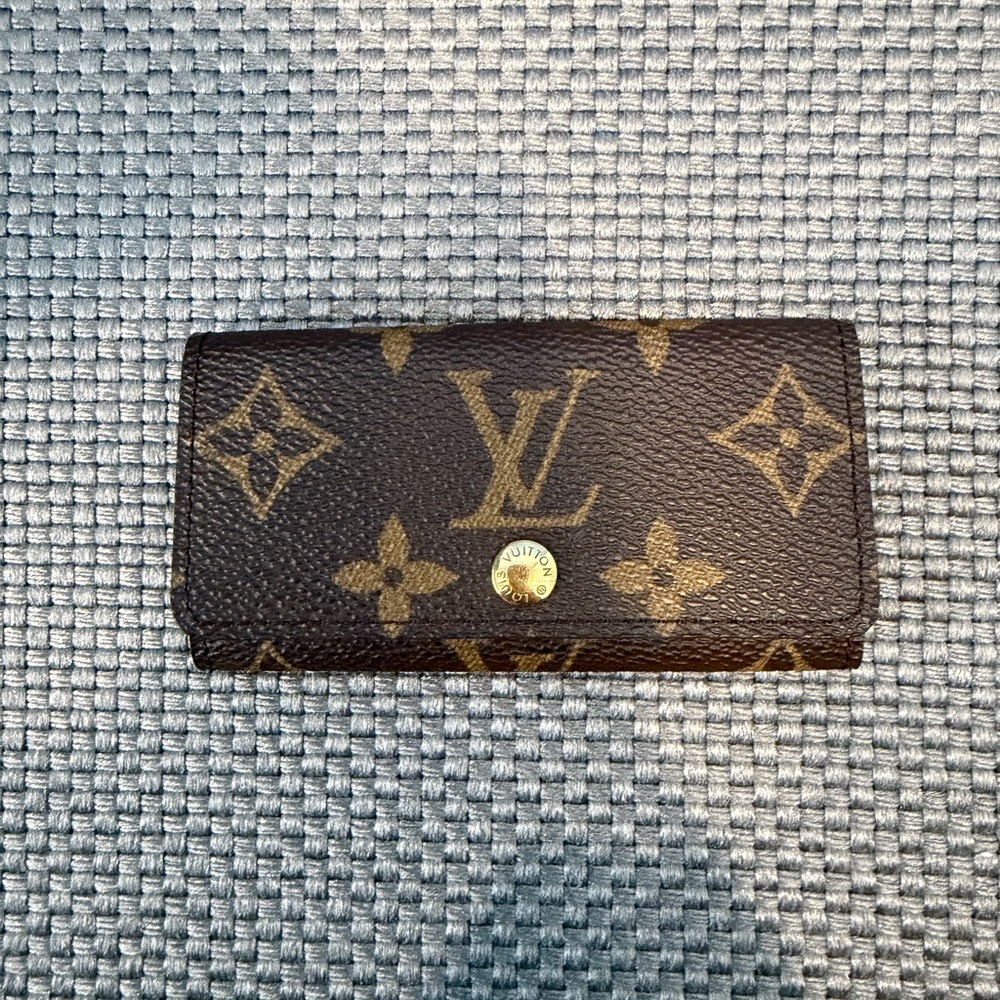 Louis Vuitton 4 Key Ring Holder